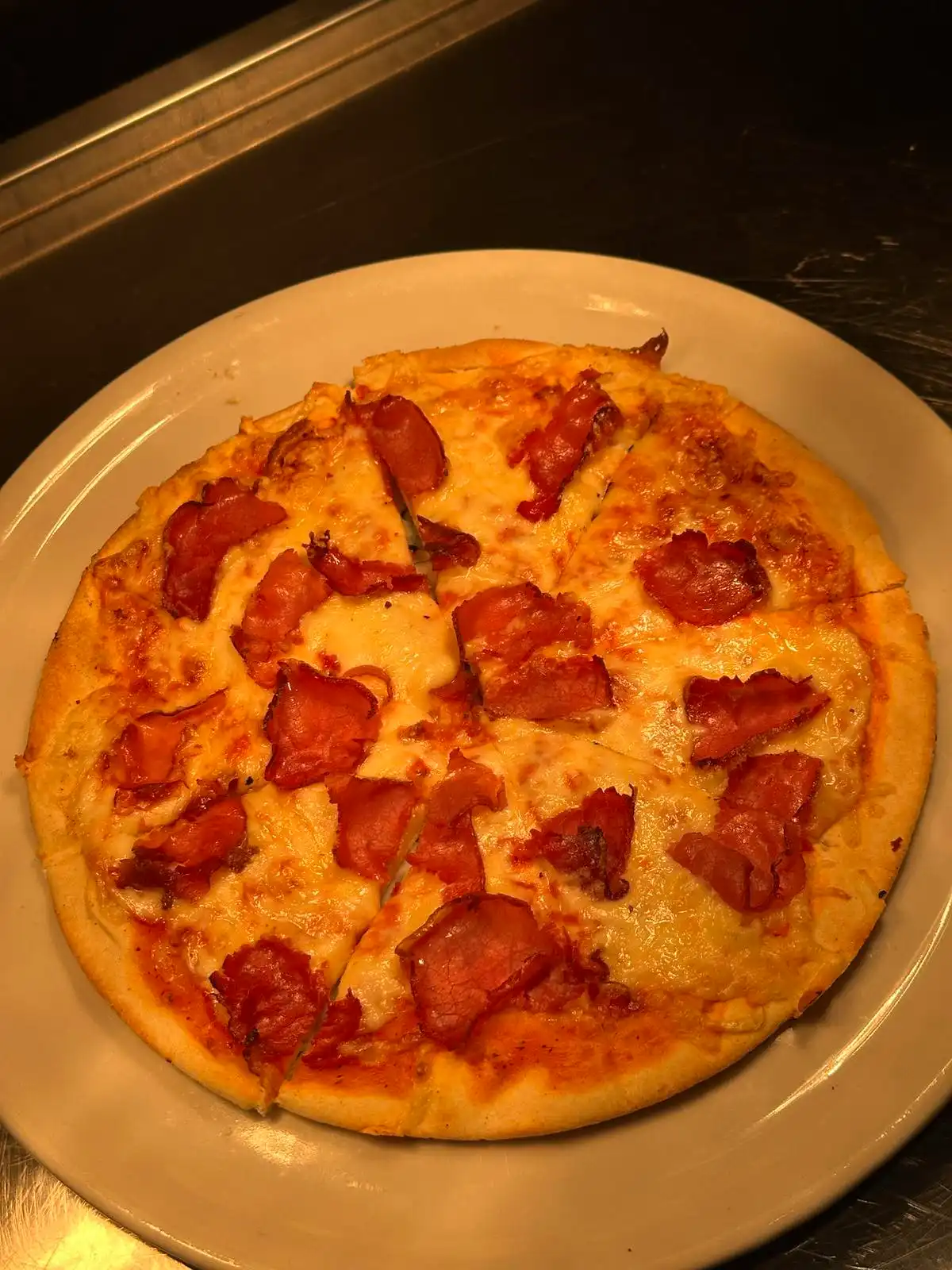 Pizza përshutë